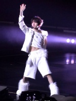 苏新皓这个短裤+毛绒绒袜子太可爱了吧啊啊啊 还能看到腹肌omg