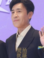 最低调的于和伟，但总是人群里最亮眼的，这就是老戏骨于老师的人格魅力！