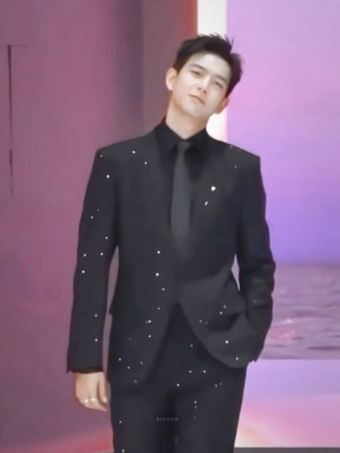 自信的现哥,在闪闪发光,好松弛的帅