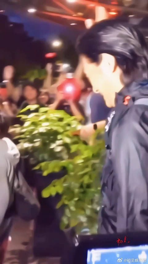 最爱发哥,一生塑造无数经典,没有别墅豪宅,夫妻恩爱30年