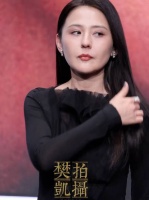 热依扎高情商回应与董洁不熟，巧妙化解尴尬