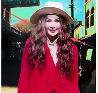 59岁温碧霞变样，满脸褶子鼻子尖被嘲巫婆，一代美人成了老奶奶