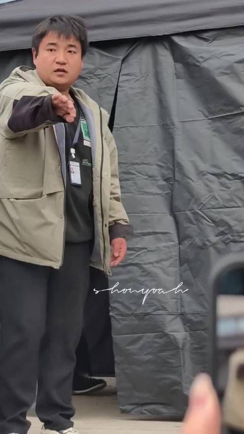 闫案首次出妆造型曝光,与田曦薇同框身高引关注