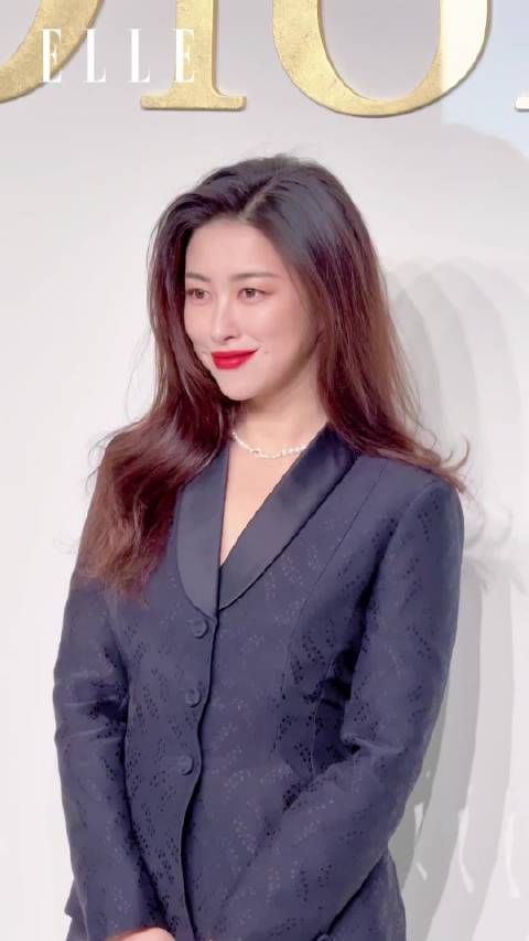 朱珠穿迪奥套装亮相北京迪奥之家开幕活动