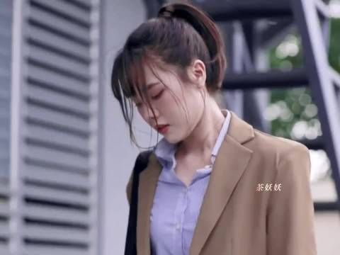 新泰百 通灵少女和高冷驱魔师!