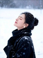 做自己就好啦， 让自己觉得快乐的事才是最正确的