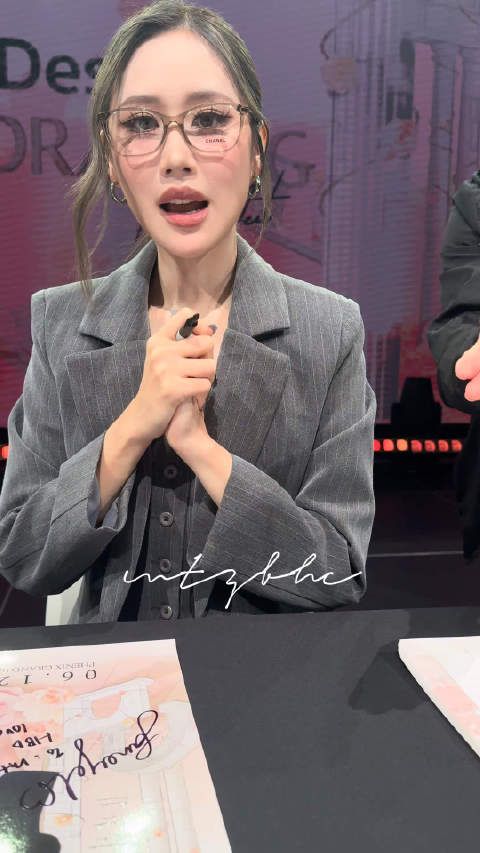 今天我们相聚在这里是为了庆祝mtzbhc____! 妈妈妈咪我爱你们 @小九99雪碧