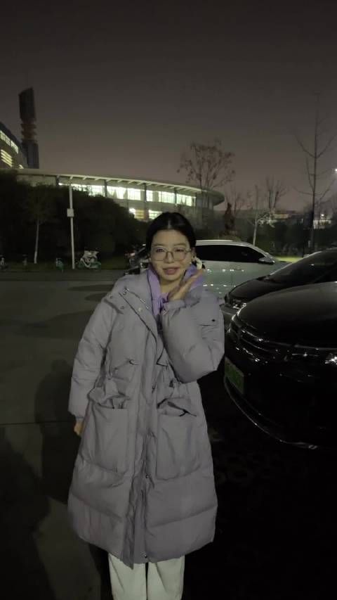 来看妹妹演出啦~ 也不知道这谁的妹妹呀?这么漂亮呢