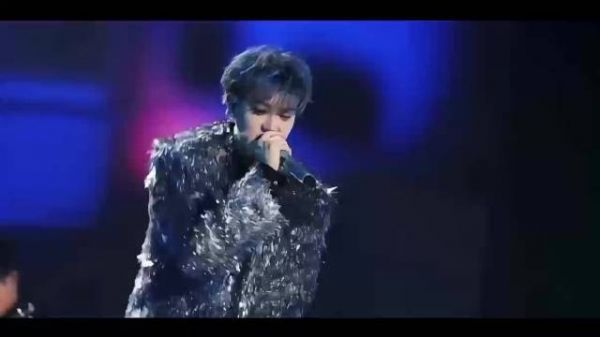 黄子韬湖南卫视跨年霸气登场,BOSS感舞台甜度超标