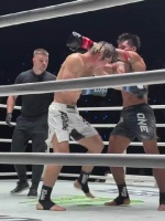 电光火石间的反击，场边多角度回看刘梦阳是如何击倒暗影的！ 12月19日