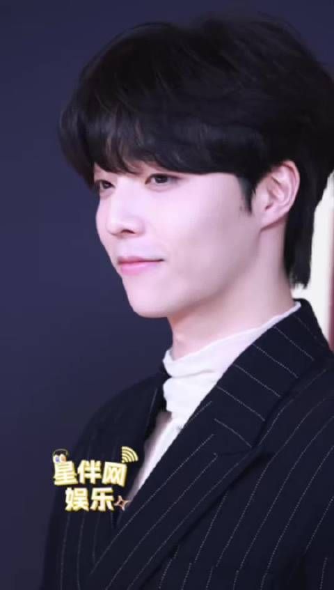 搜狐时尚盛典 优雅矜贵的农农 状态满分