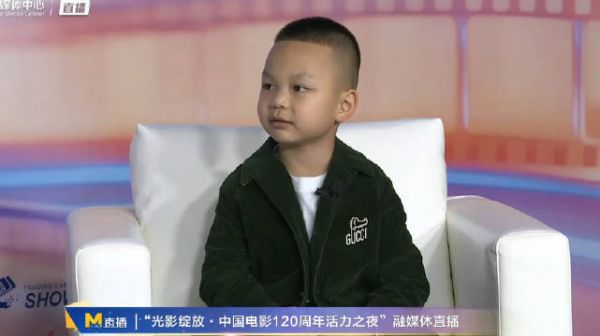 gogo称不喜欢被肖战爸爸亲,最爱《得闲谨制》