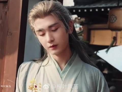 成毅打戏利落哭戏共情，细腻演技传递角色温度