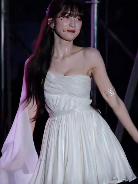 崔乂园舞台暴击!身材与实力双在线,韩舞圈宝