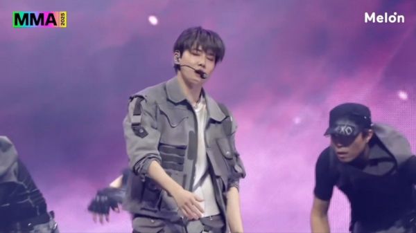 好可惜的耳返延迟舞台！251220 MMA2025颁奖礼 EXO《monster》现场 -mma直播