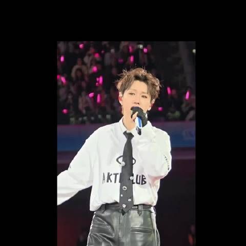 汪苏泷舞台互动海鳗引爆笑