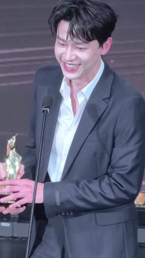 辛云来领奖直拍，好真诚的发言