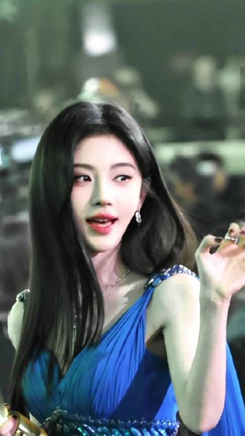 近距离看鞠婧祎好有冲击力