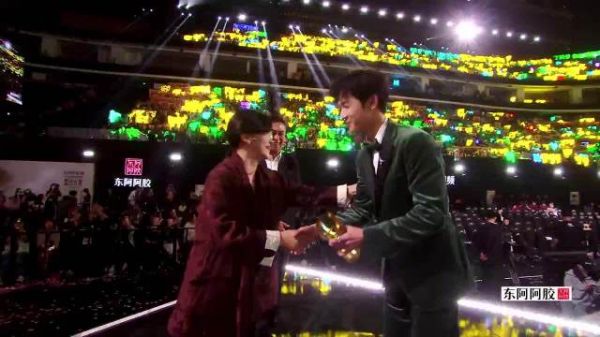 李昀锐获星光大赏年度品质艺人称号