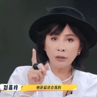 刘嘉玲盛赞梁朝伟：没人比他更优秀