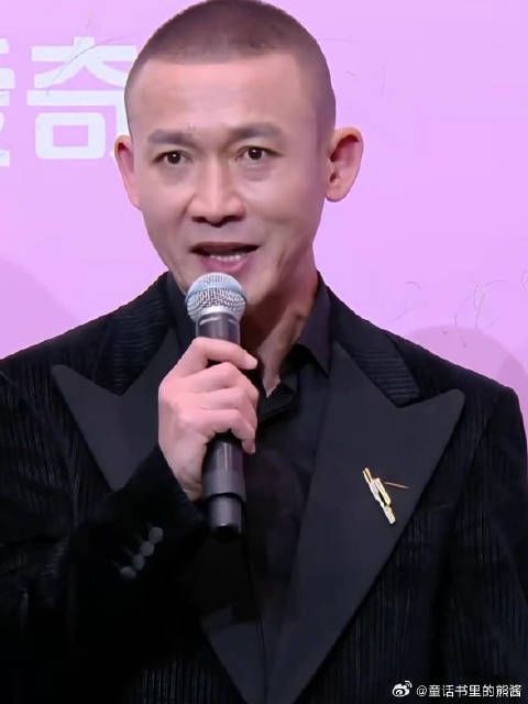 聂远带亲女儿走红毯，父女俩太像了，一个模子刻出来的丨尖叫之夜