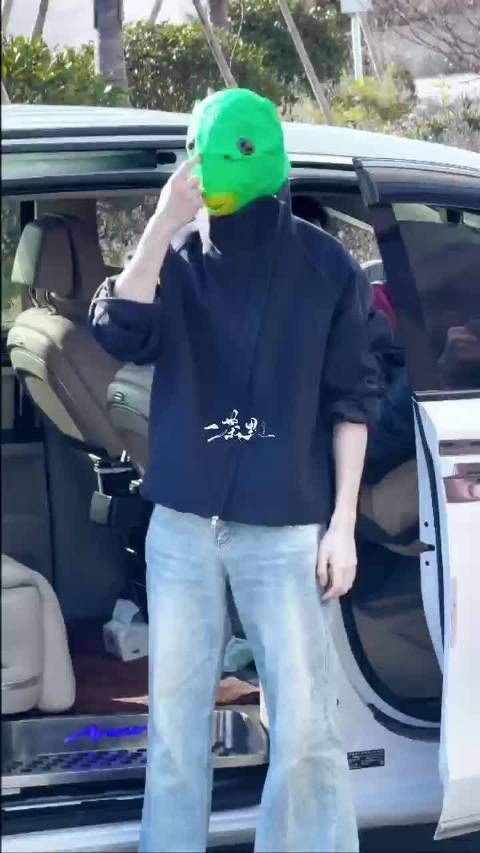 离了徐振轩谁还每天表演小节目给我看