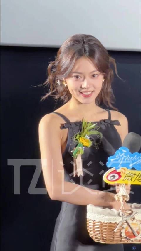 所有人！点击收看被@赵今麦angel 美丽暴击的10秒～没有不赞美的义务啊！