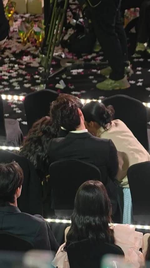 背影视角也有 受不了了