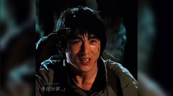 成龙拍戏误伤对手后道歉继续拍摄