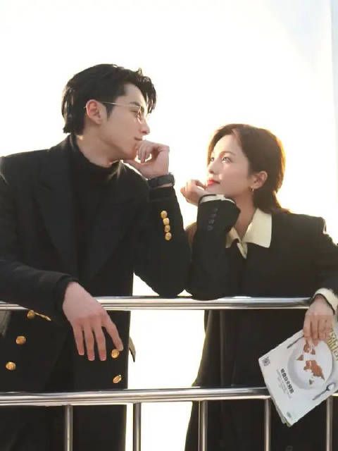 会动的甜蜜对视海报花絮，好甜！