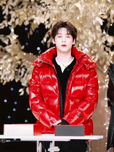 演员田栩宁微博之夜投票引关注