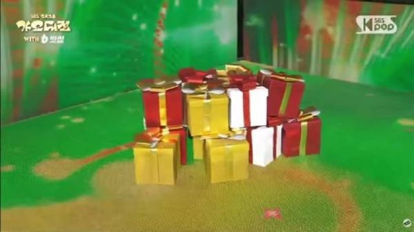 SBS歌谣大战TWS《Freestyle+OVERDRIVE》舞台 万物皆可音乐微博音乐大赏