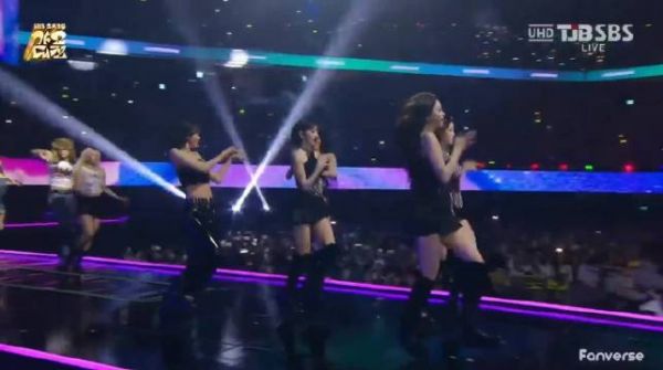 LE SSERAFIM 在今日的SBS歌谣大战带来精彩舞台！