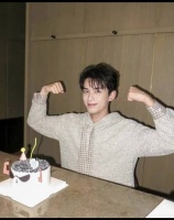 吴磊26岁生日发布营业图，粉丝祝福星途璀璨