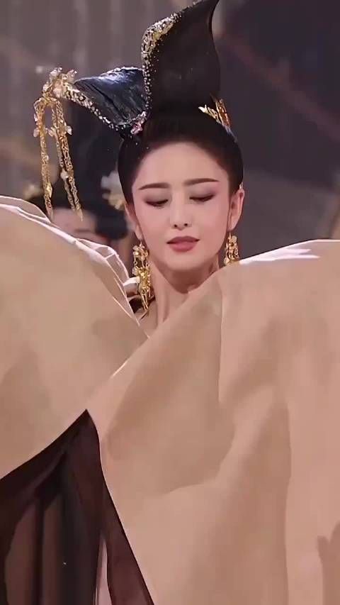 佟丽娅古典舞眼神戏好的 这个抬眸!