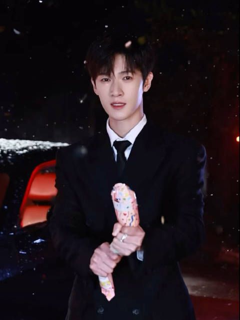 李昀锐的新年祝福提前偷跑了