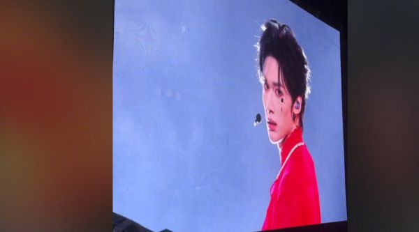 余宇涵《YOU&ME你和我》SOLO唱跳舞台 好炸好好听 新音直播新音节目单