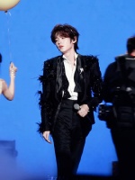 宋亚轩 focus 今天完全是儒雅小王子呀小王子