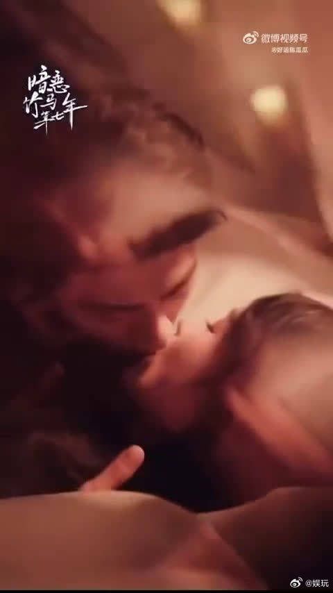 谁被余茵黑泽戳中！暗恋文学的细腻拉扯，太适合冬天细品