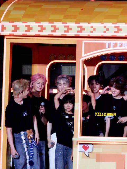 这个时团萌得我 最后结束还一直教五代小朋友双人比心