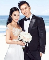 结婚9年后，钟丽缇55岁，张伦硕43岁，他们依然很恩爱