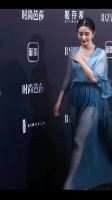 杨采钰蓝色半透裙活动现场