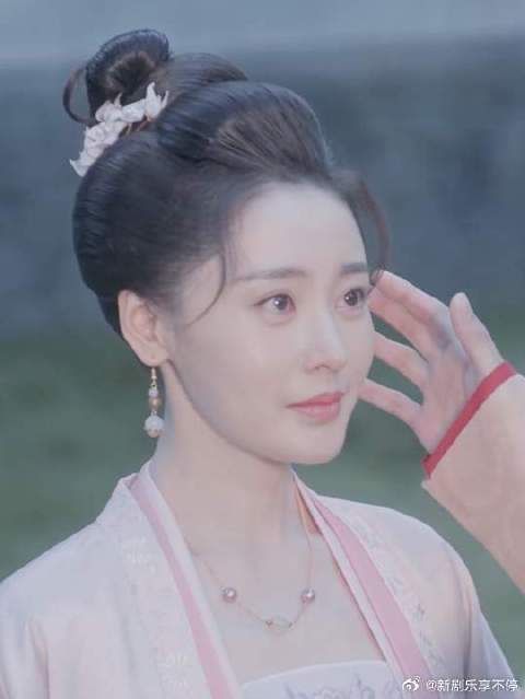 最好的爱大概是成全,他不愿意束缚她,想让她一辈子都自由自在的!