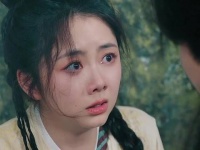 谭松韵哭戏引观众共情,面馆落泪戏份展现隐忍演技