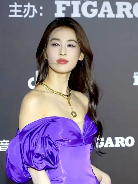 网友称某女星为长脸版刘亦菲，坦言低估其颜值