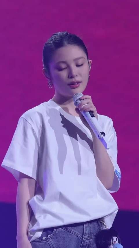 高颜值美女氛围感画面(38)