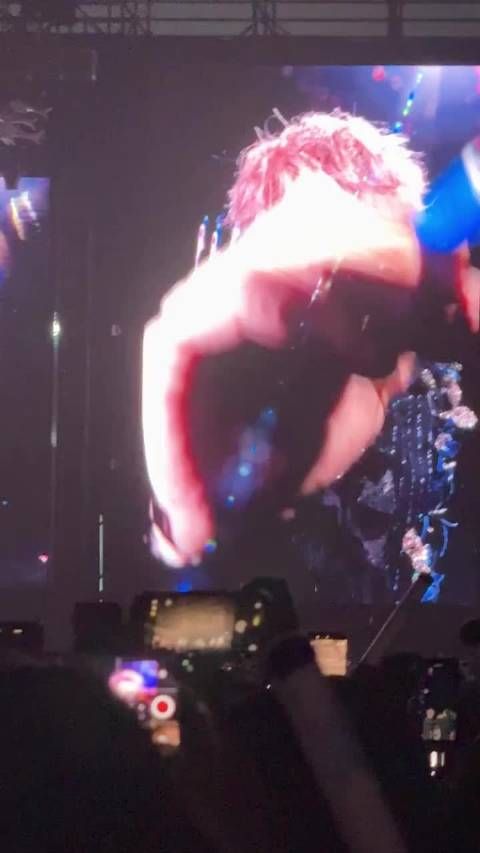 梓渝贵阳演唱会镜头签还是太权威了！怼脸的神啊！