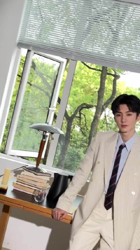 陈哲远的这个造型简直太帅了,果然一直彼此更惊喜