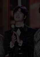 王一博新年快乐，顺顺利利，2026继续勇攀高峰