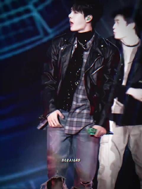 穿破洞牛仔裤跳舞这块.无人能及， 守则这套稳稳的绝杀！